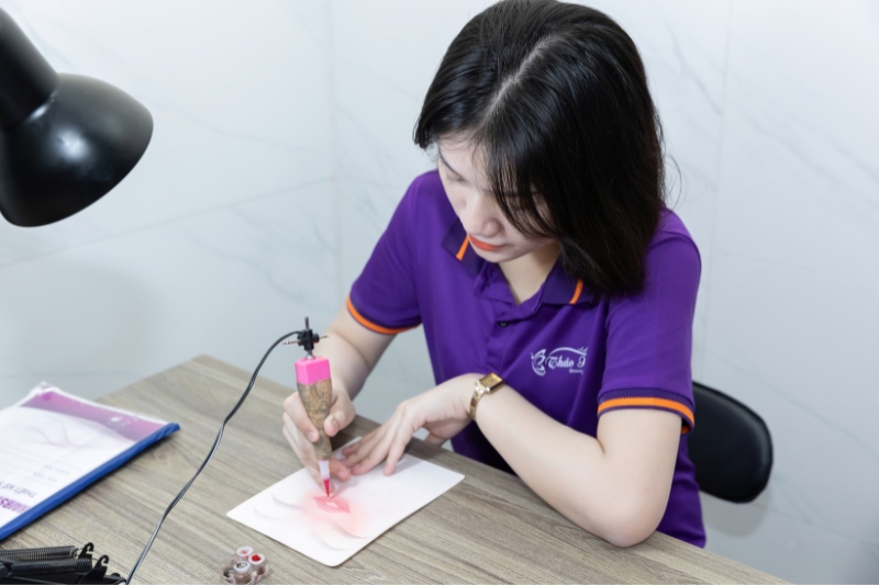 học cách vẽ môi phun xăm